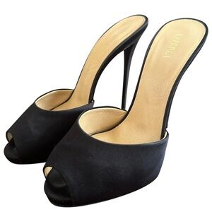 La Perla Satin Heels 
***FLAW***  size 35 and 37